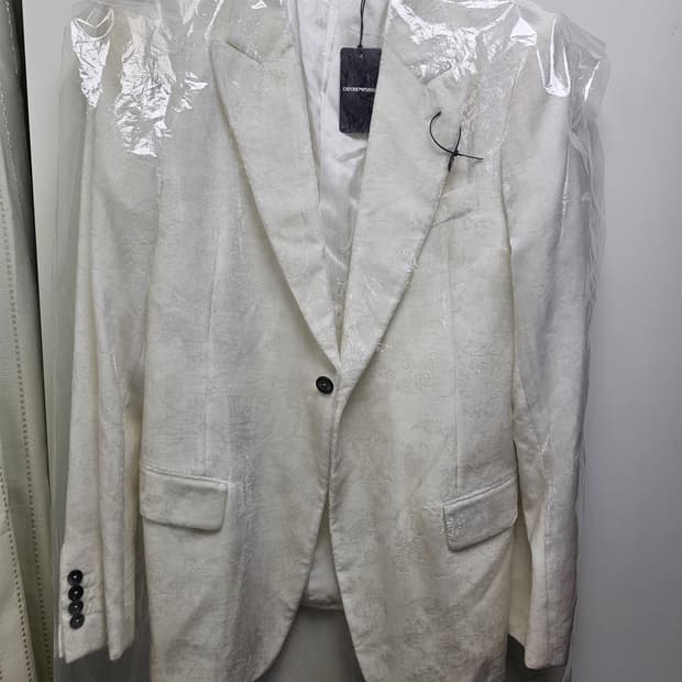 새상품 아르마니 벨벳 자켓(크리스마스/파티)