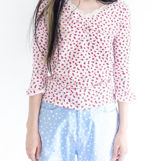 샵페어리 리틀 스트로베리 레이스 탑 아이보리