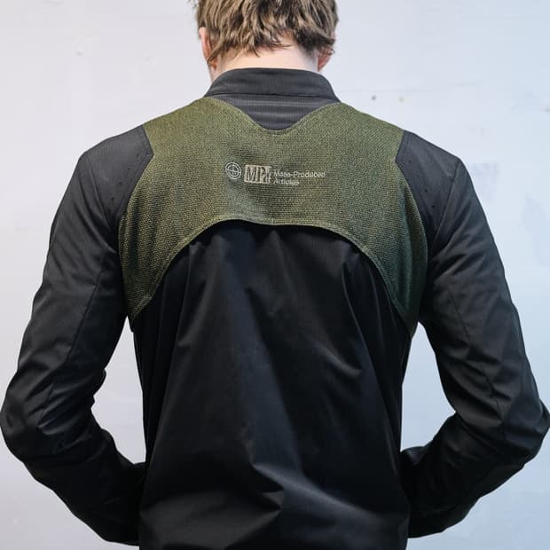 S)플라스틱 프로덕트 MPa RESISTANCE ZIP jacket