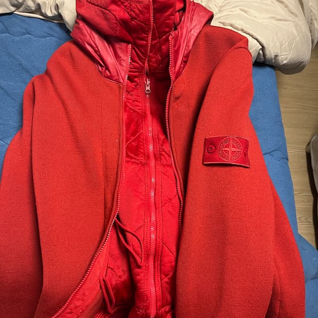 스톤아일랜드 고스트피스 레드와펜 후드집업