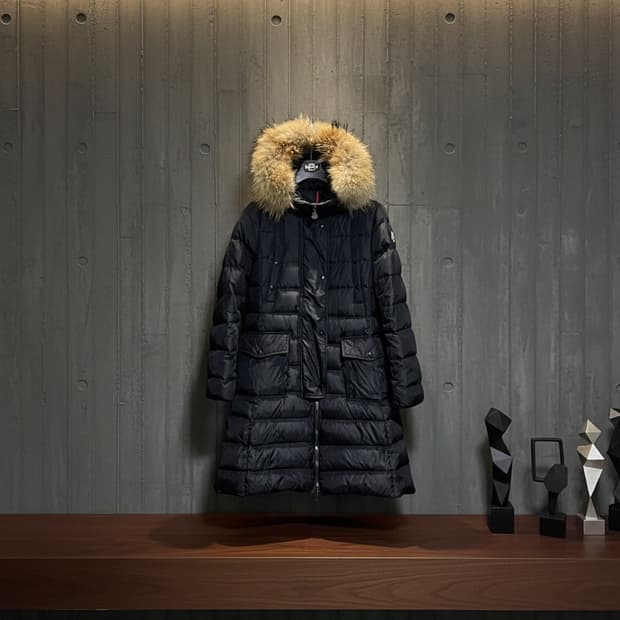 몽클레어 끌로에 롱패딩 폭스퍼 블랙 (사이즈 2 )