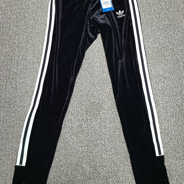 아디다스 벨벳 3선 레깅스 S 새상품 68cm  26-28 인치