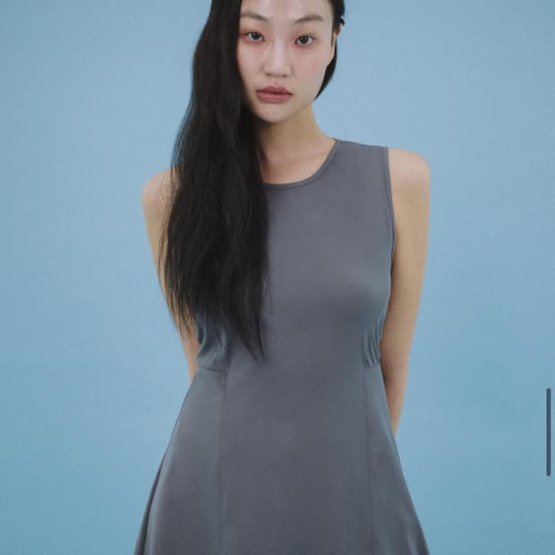 라비드 BACK STRING FLARE DRESS DARK GREY