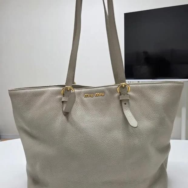 미우미우 비텔로 다이노 토트백