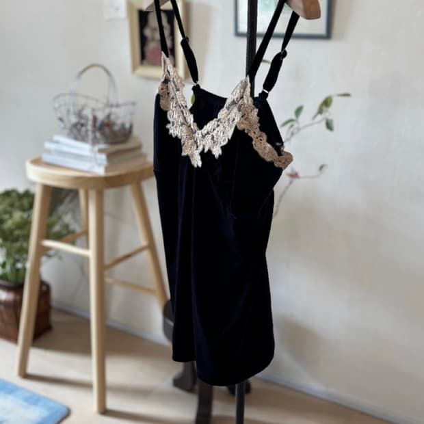 블루네이비 레이스 벨벳 나시