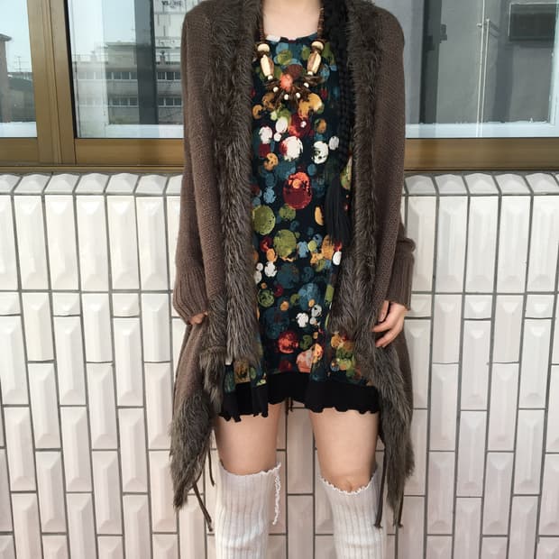 Feather point open knit caridgna