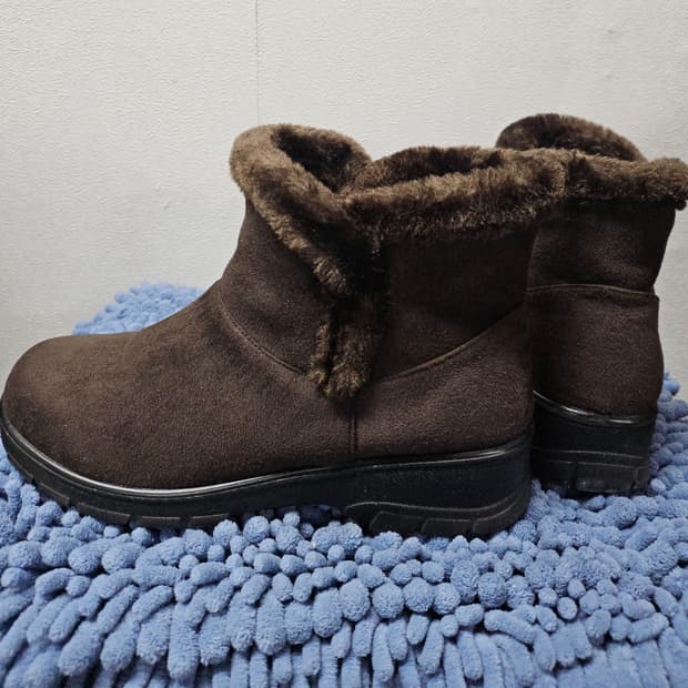 브라운 앵글 털 부츠  250