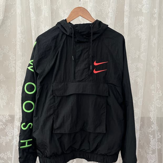 L) 나이키 더블 스우시 아노락 바람막이 블랙