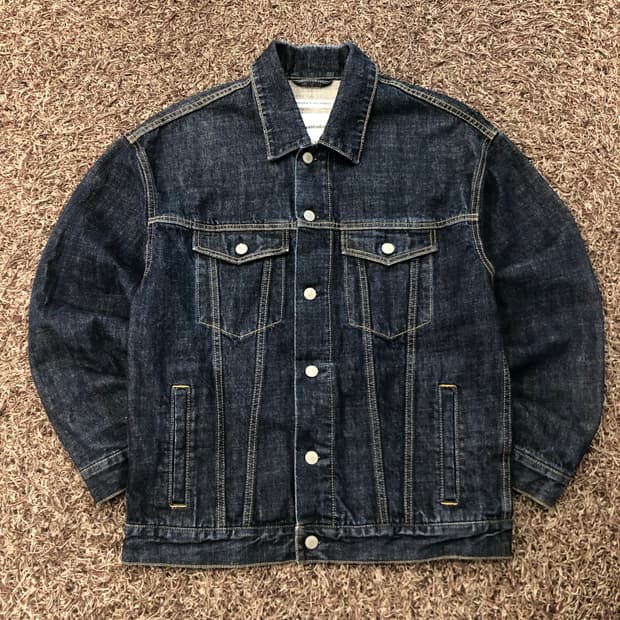 비바스튜디오 워싱 데님 트러커 자켓