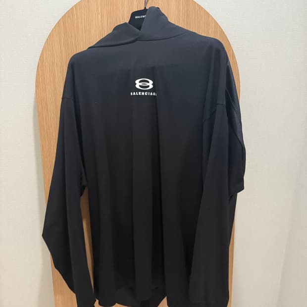 발렌시아가 유니티 업사이드 후드 롱슬리브 1size