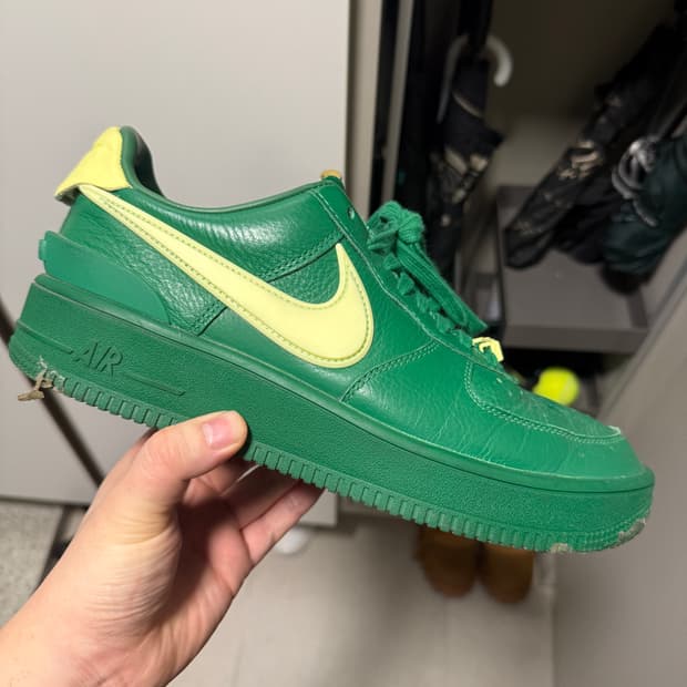 나이키 x 앰부쉬 에어포스 1 로우 SP 파인 그린 앤 시트론