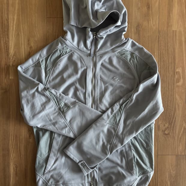 산산기어 듀얼 쉐이드 자켓 그레이 판매합니다.