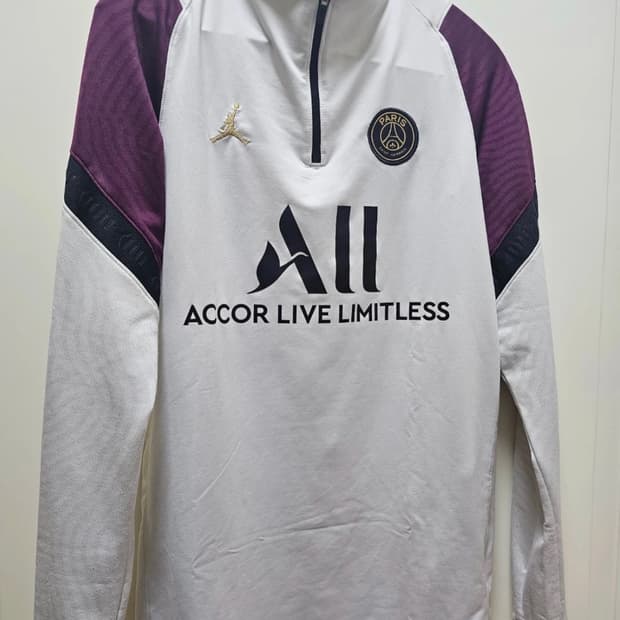 나이키 조던 20/21시즌 파리 생제르맹 드릴탑 판매합니다
