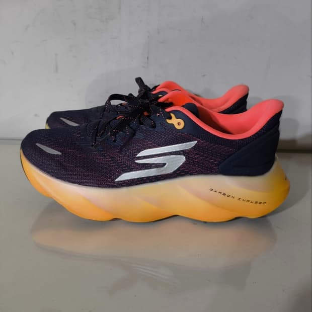 270mm 스케쳐스 에어로 버스트 카본 러닝화