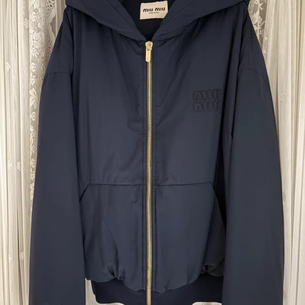 미우미우 후드자켓