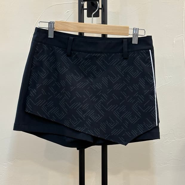 W.ANGLE 블랙 골프스커트