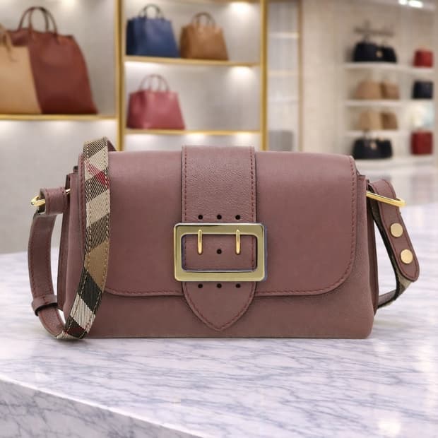 [S급] 버버리 버클 크로스백 판매합니다!!!