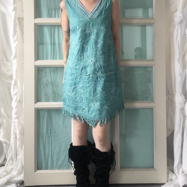 Filet mood fringe point sleeveless onepi