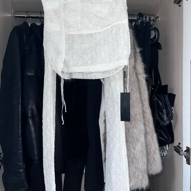 <새상품>쓰탐 디어블라우스 아이보리색 M