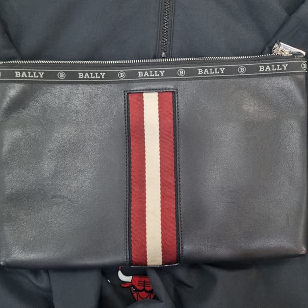 Bally 클러치백 블랙