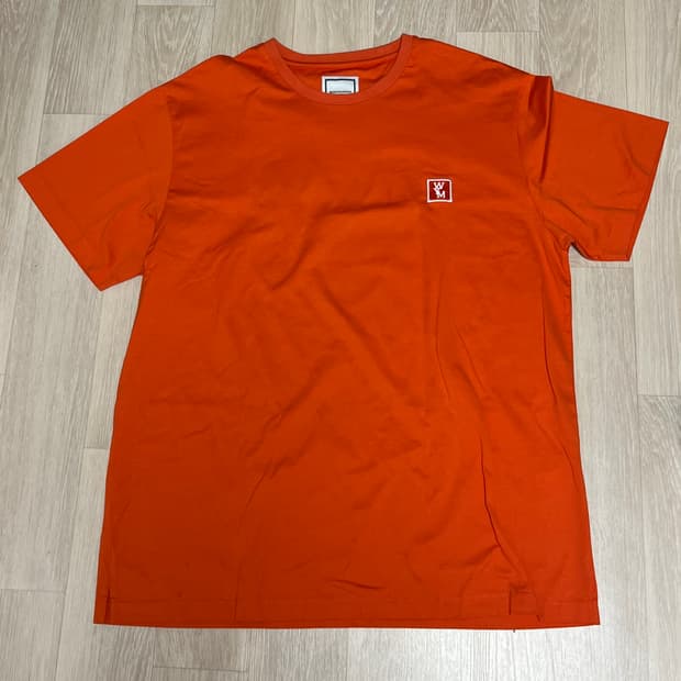 우영미 오렌지 반팔 티셔츠 48