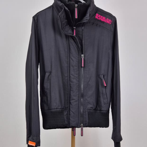 Superdry 블랙 하이넥 집업 재킷 S