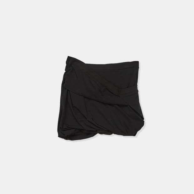 LCDC TWISTED MINI VOLUME SKIRT (BLACK)