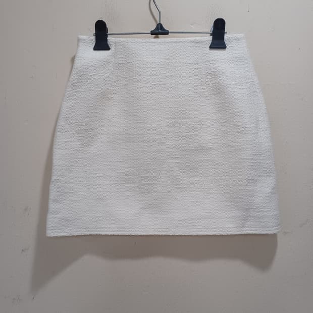 FRONTROW 프론트로우 아이보리색 트위드 미니스커트 