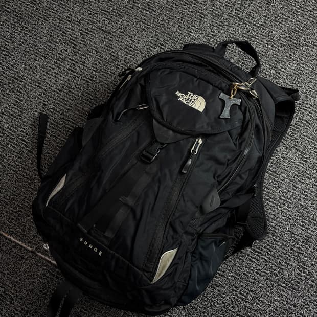 노스페이스 서지 테크웨어 백팩 블랙 1526