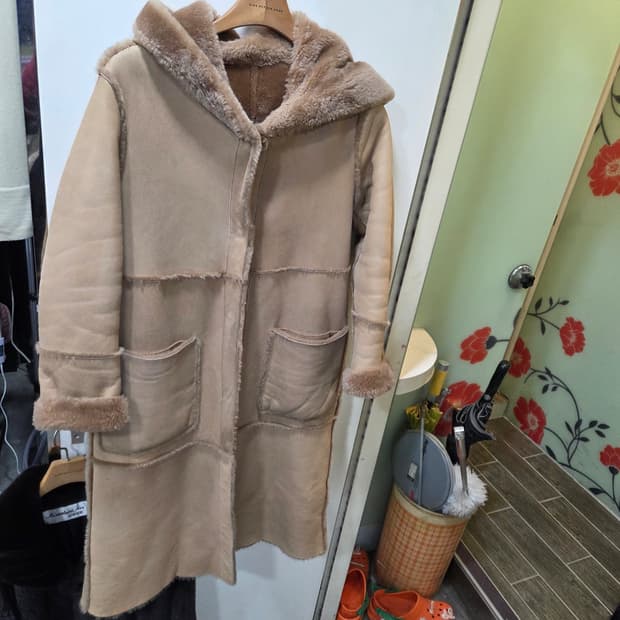 로보 시어링 후드 롱 무스탕