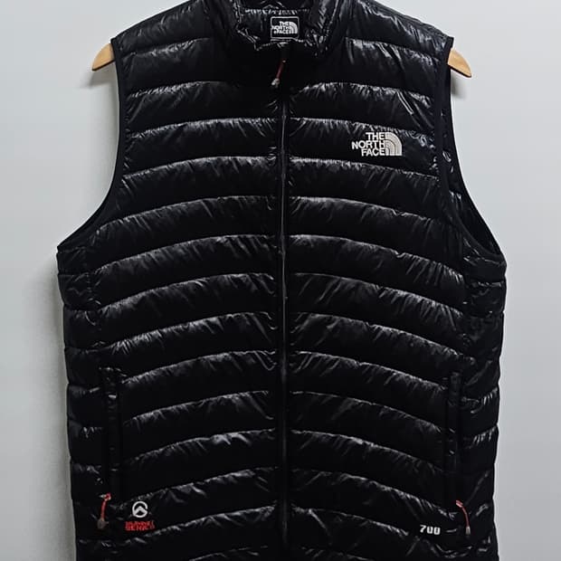 노스페이스 써밋 700 블랙 패딩 조끼 100