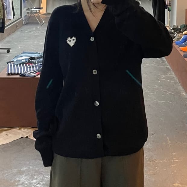 꼼데가르송 화이트하트와펜 블랙 가디건 H2669