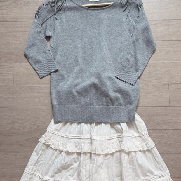 그레이 끈 니트