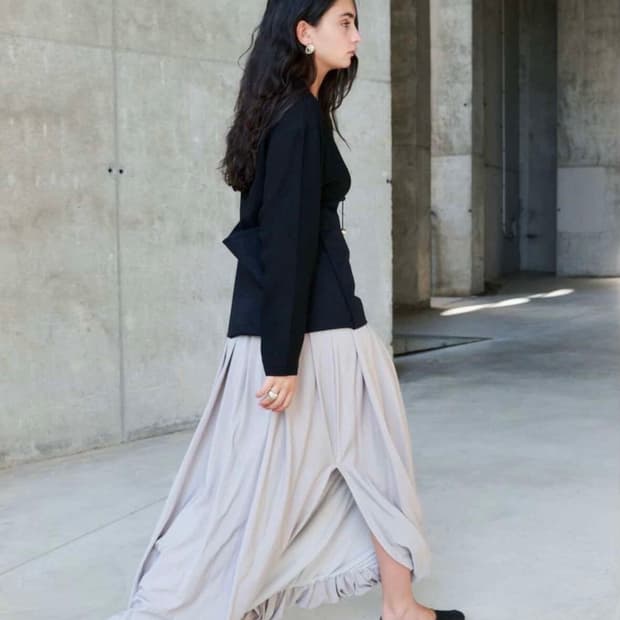 구해요) cascade skirt - washed grey