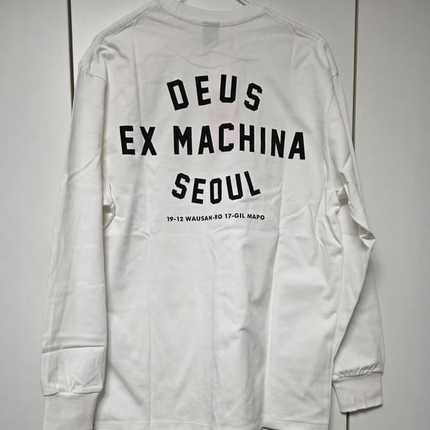 데우스 엑스 마카나 서울 긴팔 티셔츠 화이트 xl