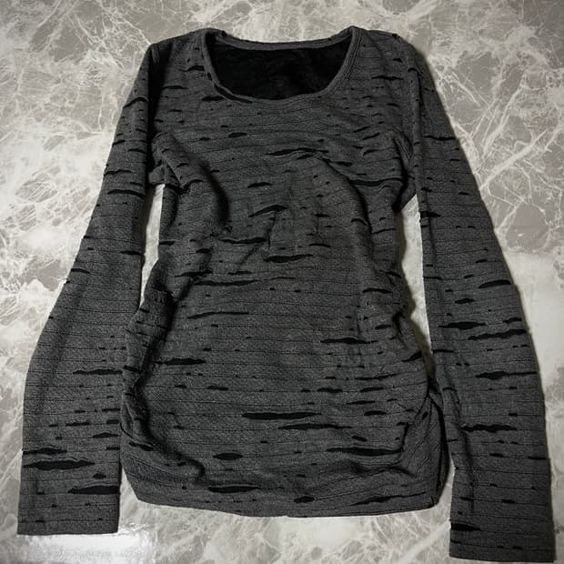 gothic cutting sleeve t