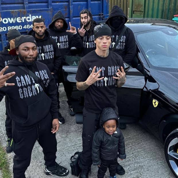 central cee X trapsatr 후드티