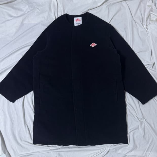 단톤 논 칼라 패딩 코트