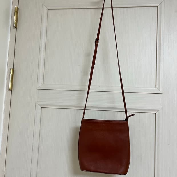 스키니피그 브라운 소가죽 리얼레더 크로스백