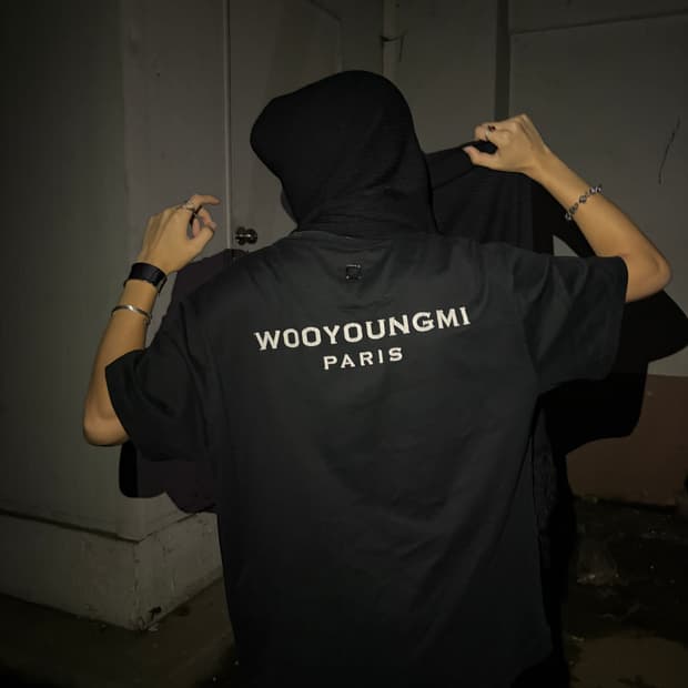 우영미 엠블럼 반팔티