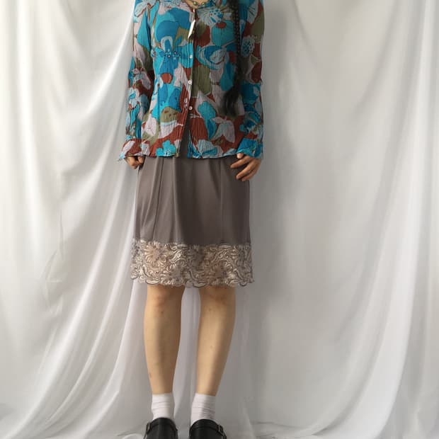 Pattern pleats shirt
