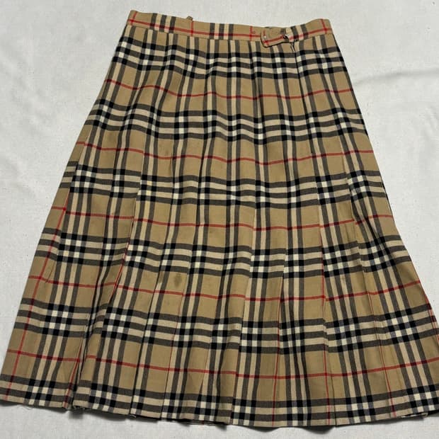 🫶🏻 버버리 노바체크 울 미디 스커트 🫶🏻