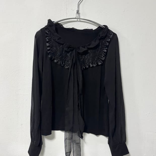 Frill lace top