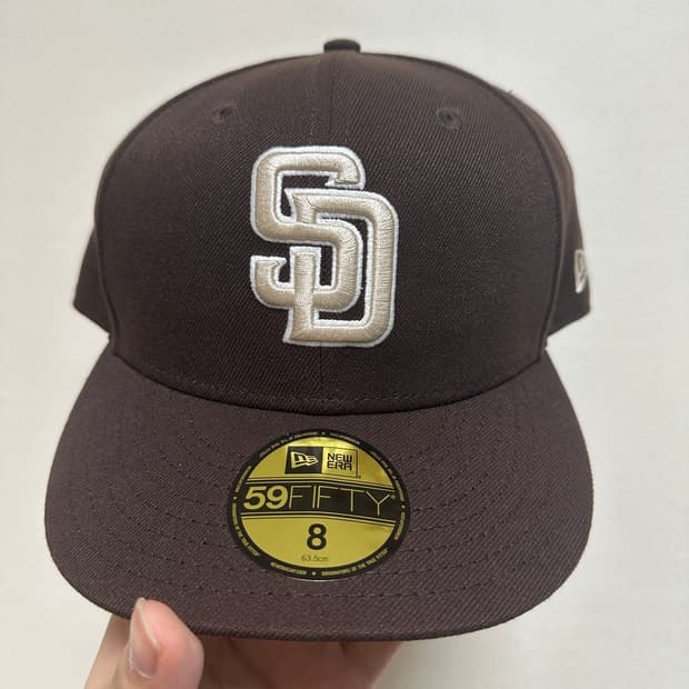 뉴에라 샌디에이고 59FIFTY 브라운 8사이즈