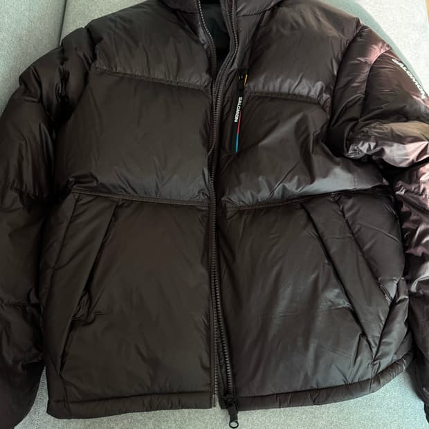 살로몬 컨투어 다운 자켓 초콜릿 색상 유니섹스 S 사이즈