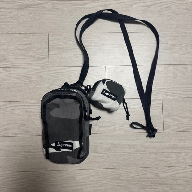 슈프림 카메라백 + 미니 파우치 스노우 카모