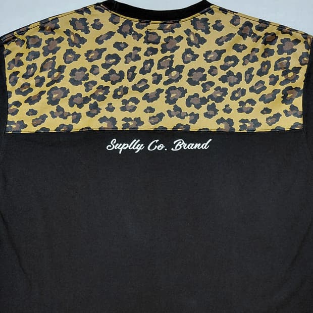 [L] 로데오 크라운즈(Rodeo Crowns) 백패널 레오파드 맨투맨