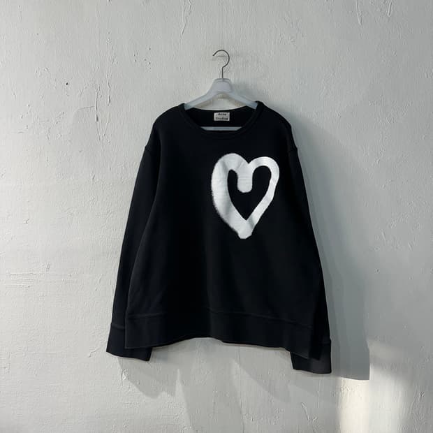 아크네스튜디오 캠퍼스 하트 맨투맨 XL