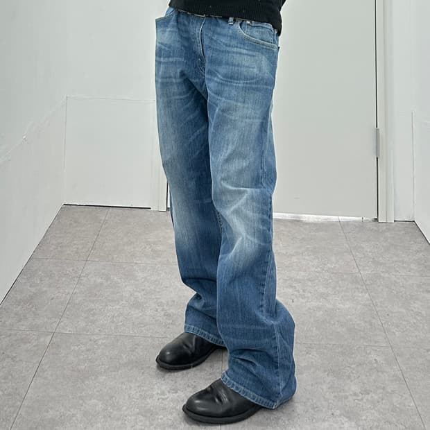 LEVI’S flare cut denim pants