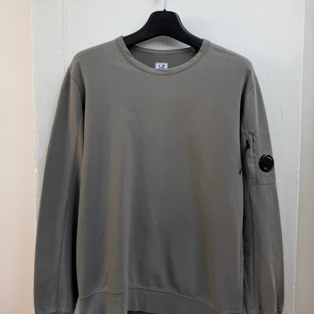 CP 컴퍼니 렌즈 롱 슬리브 